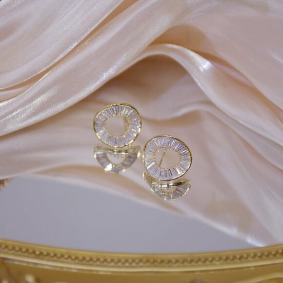 14k Gold Baguette Diamond Circle Earrings - Picture 2 of 7